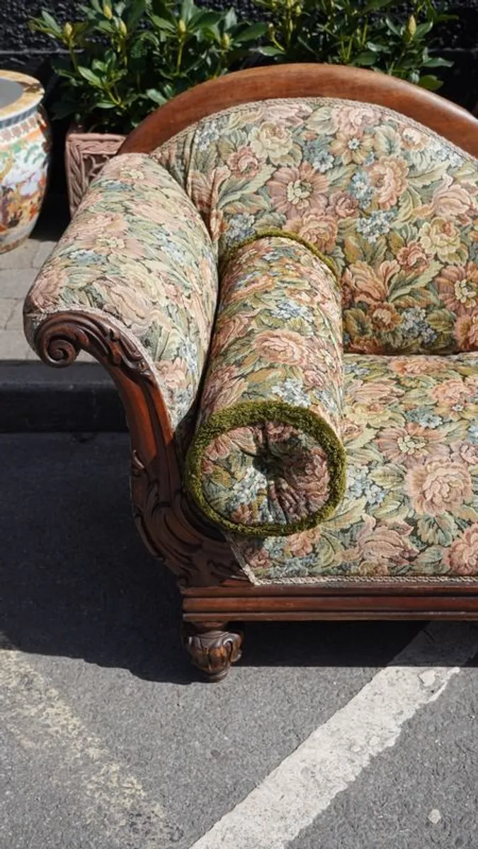 Victorian Carved Oak Settee - Circa Late 19th Century - Image 4