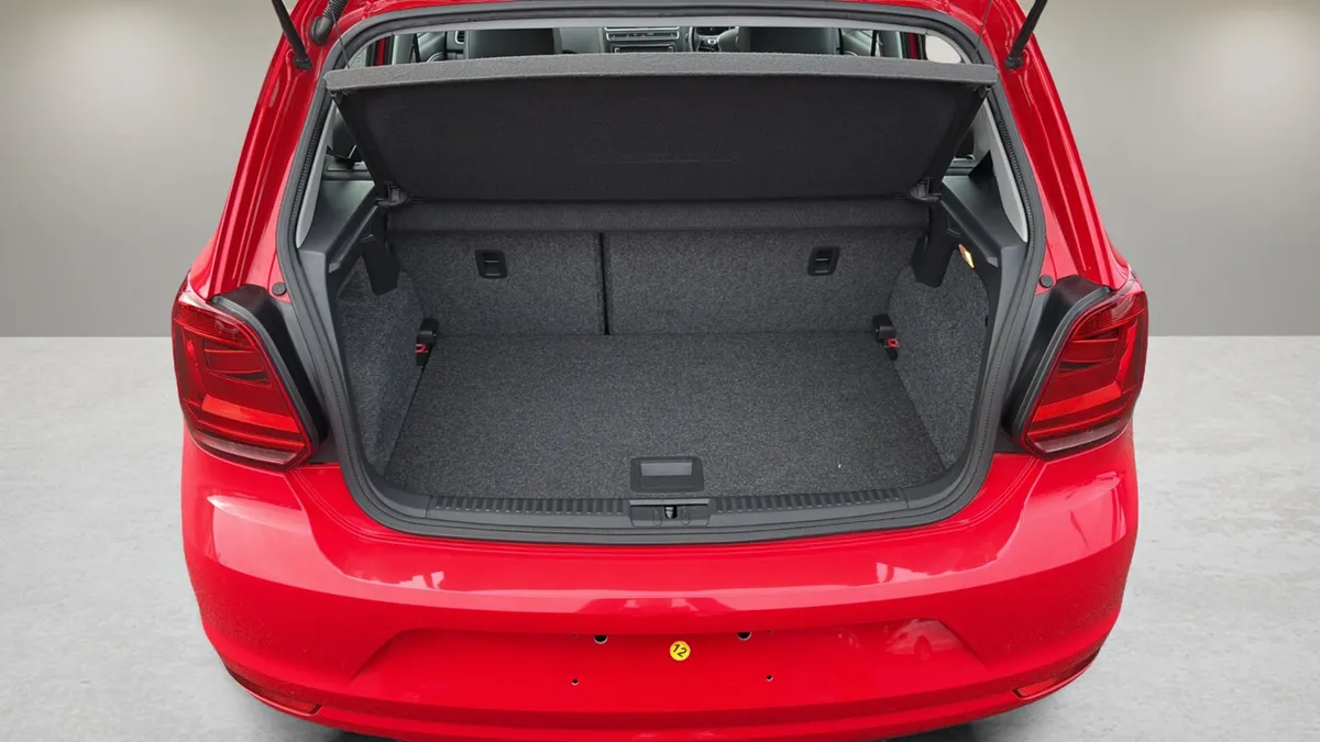 2016 VW Polo 1.2L AUTO HIGHLINE ONLY 35,000KMS - Image 4