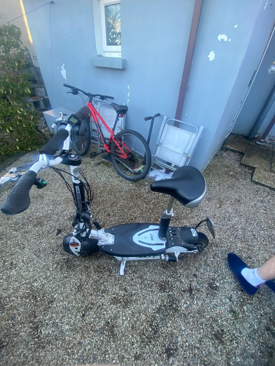 Electric scooter - Image 1