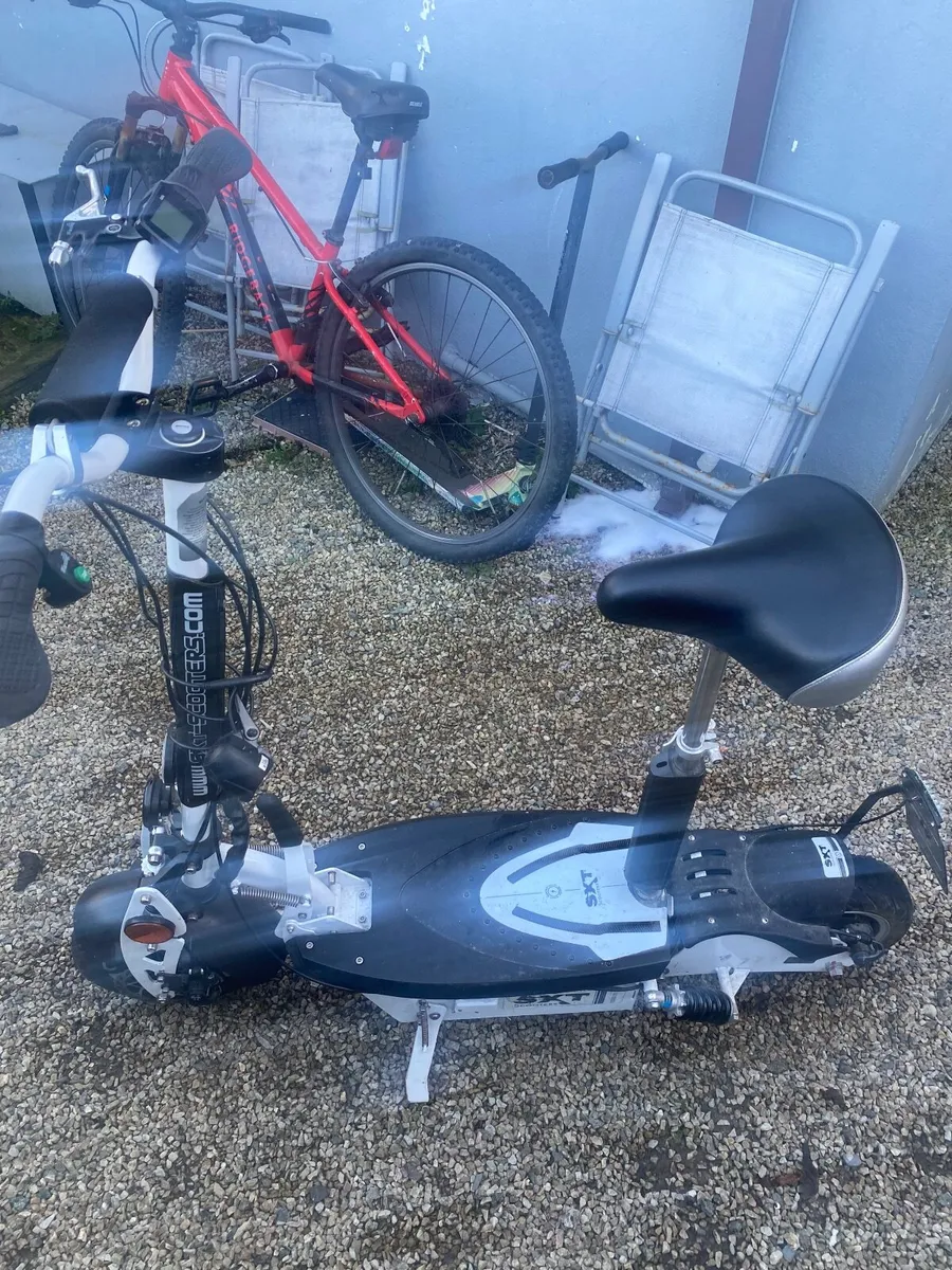 Electric scooter - Image 2