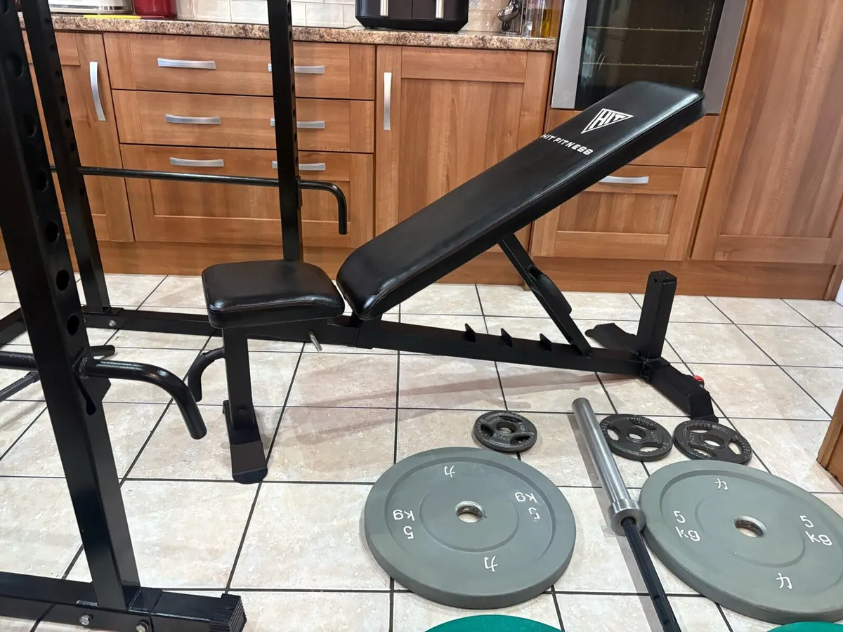 AMAZING GYM POWER RACK, CABLE SYSTEM GYM SET!!! - Image 3