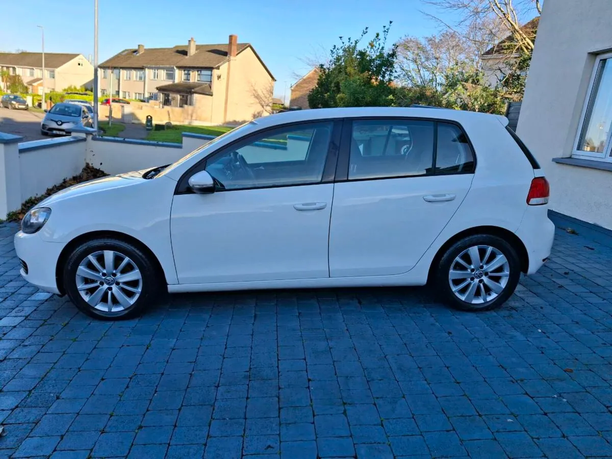 Volksfagen Golf Mk6 Great Service History - Image 4