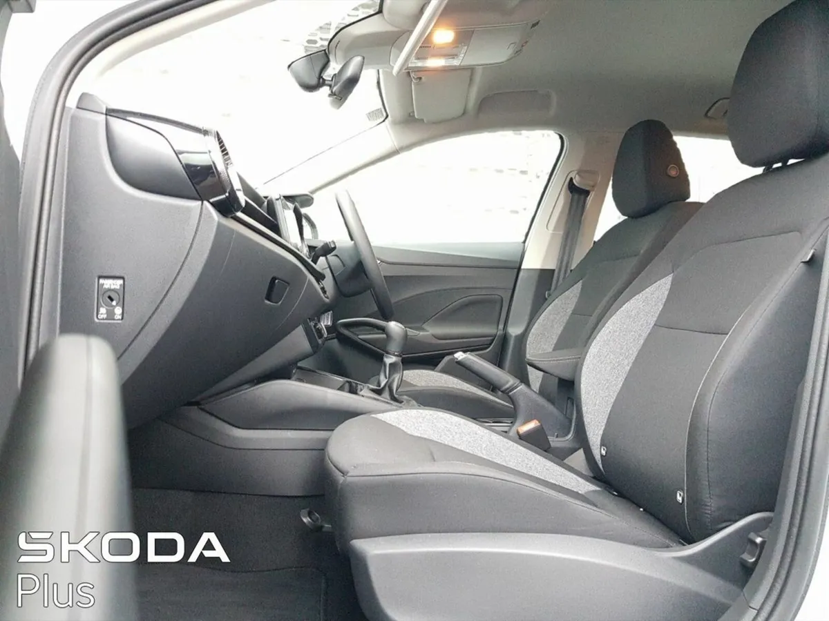 Skoda Fabia FABIA ESSENCE 1.0MPI 80HP - Image 3