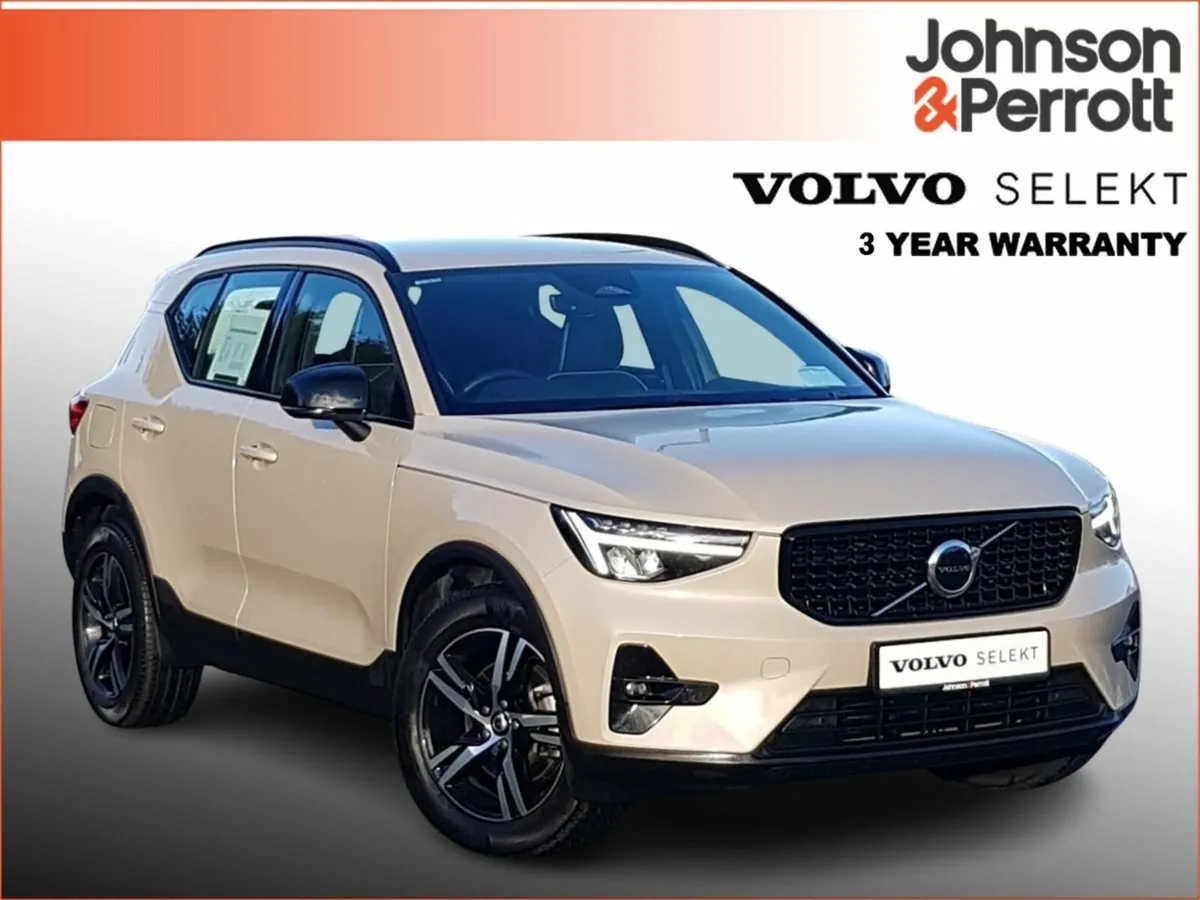 Volvo XC40 2.0 B3 163bhp MHEV Plus Dark (Rear Came - Image 1