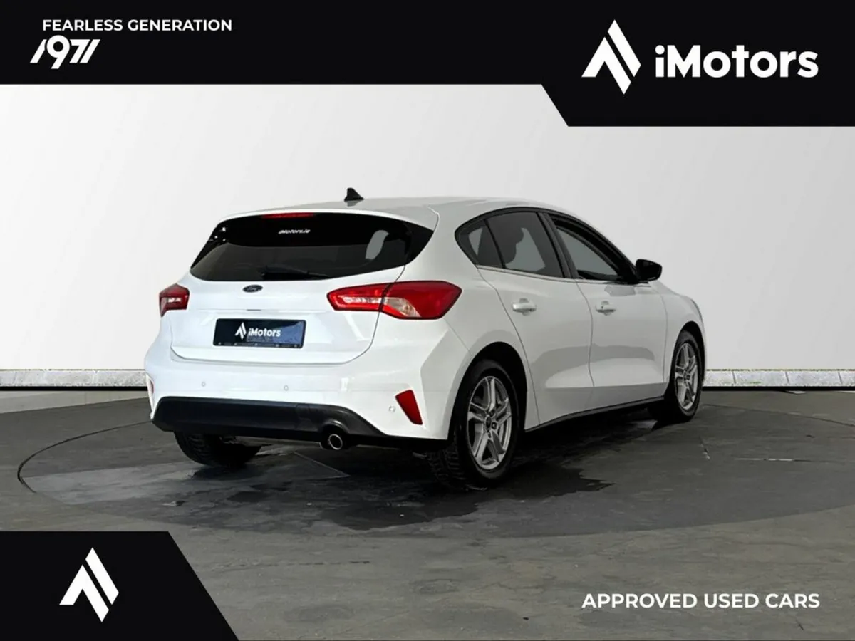 Ford Focus Zetec 120PS 5DR - Image 3