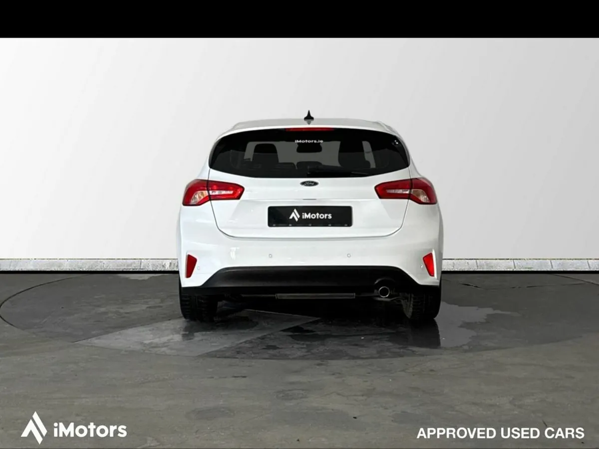 Ford Focus Zetec 120PS 5DR - Image 4