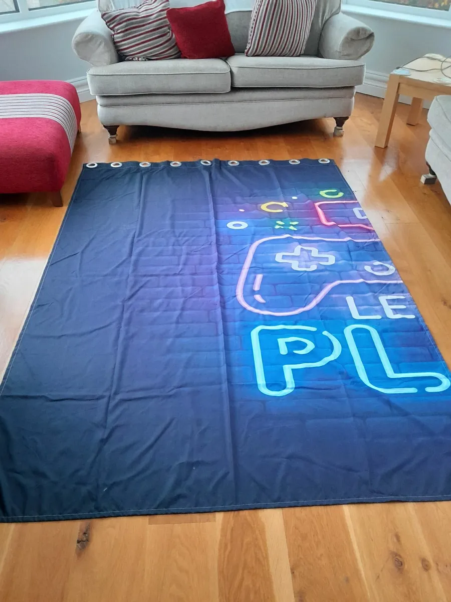 Play Station curtains - Image 1