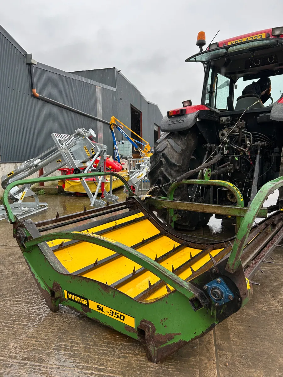 Hustler SL350 Bale feeder - Image 1