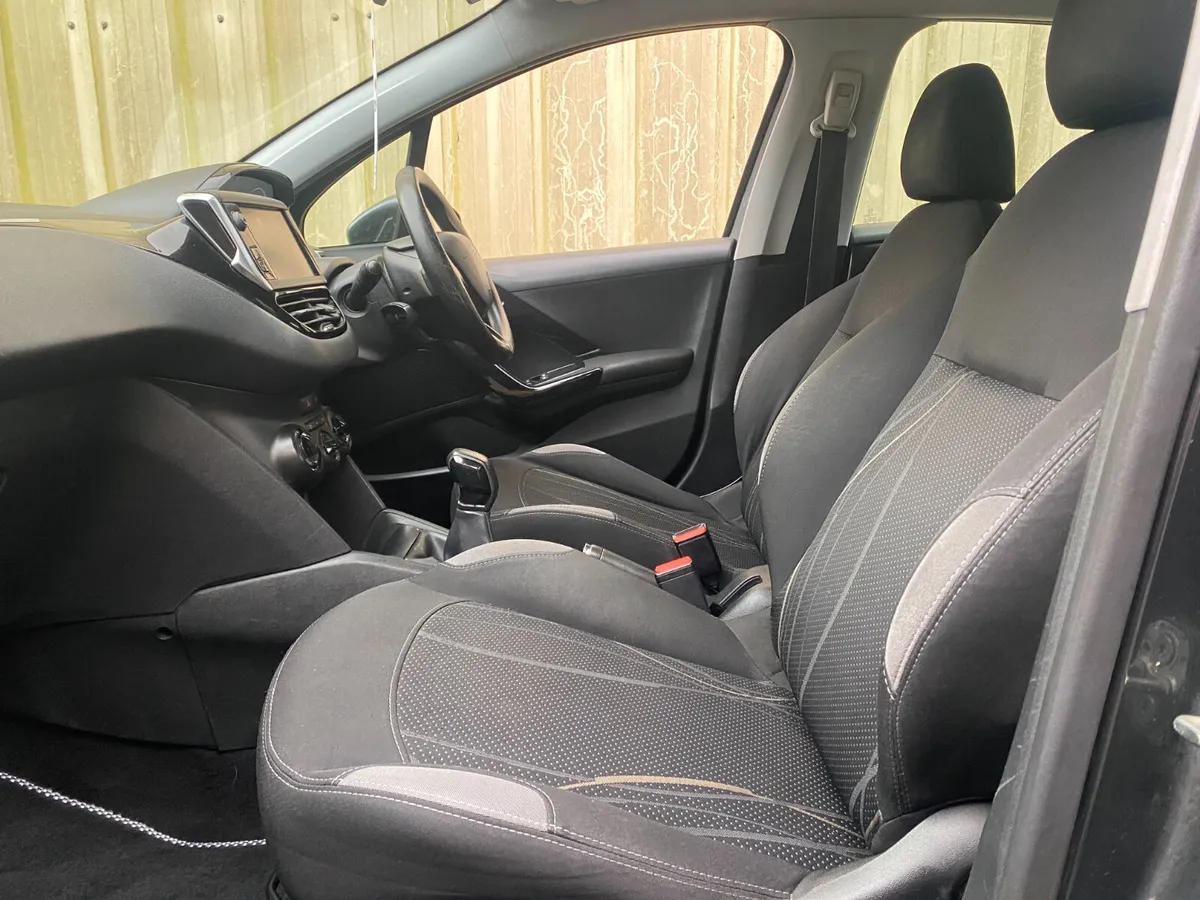 Peugeot 208 2013//DIESEL//LOW KLMS/// - Image 4