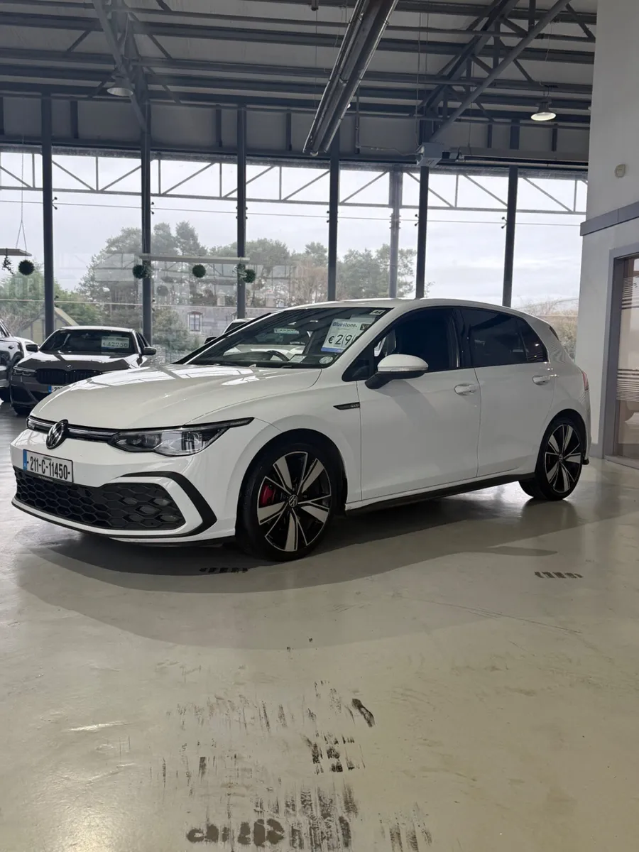 Volkswagen Golf 2021 - Image 2