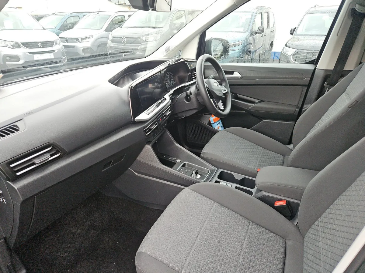 Ford Tourneo Connect Wheelchair Access Taxi Spec - Image 3