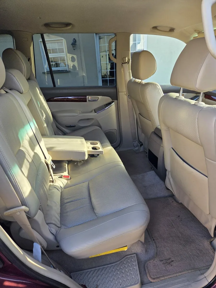 Toyota Landcruiser - Image 4