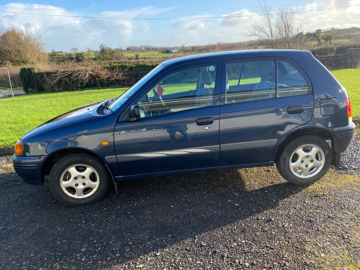 Toyota Starlet 1998.   Low milage - Image 2