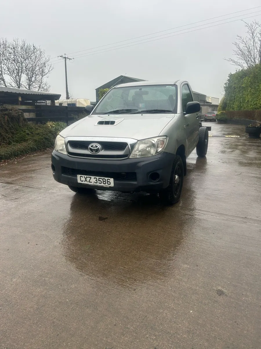 Toyota Hilux - Image 1