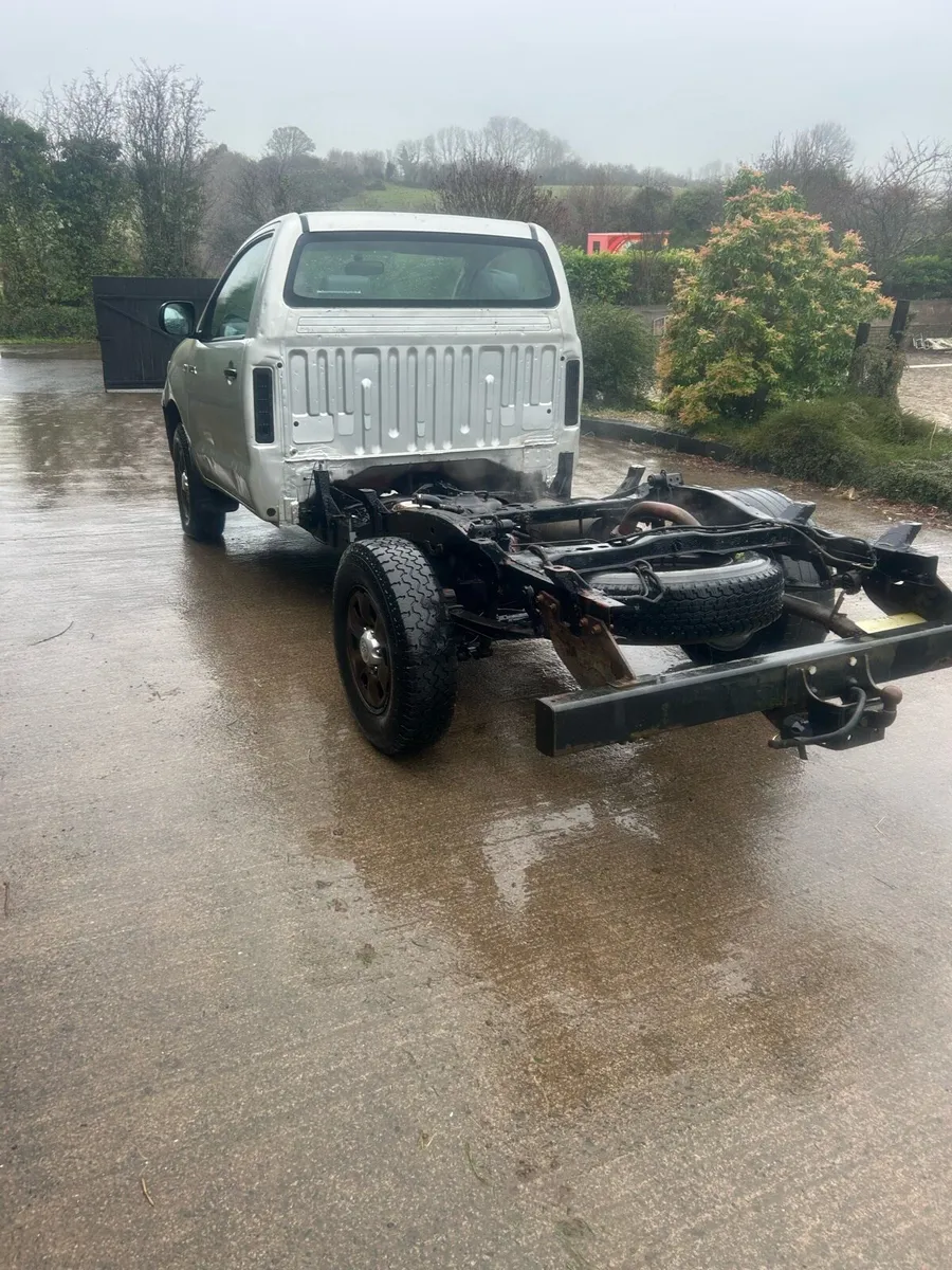 Toyota Hilux - Image 4