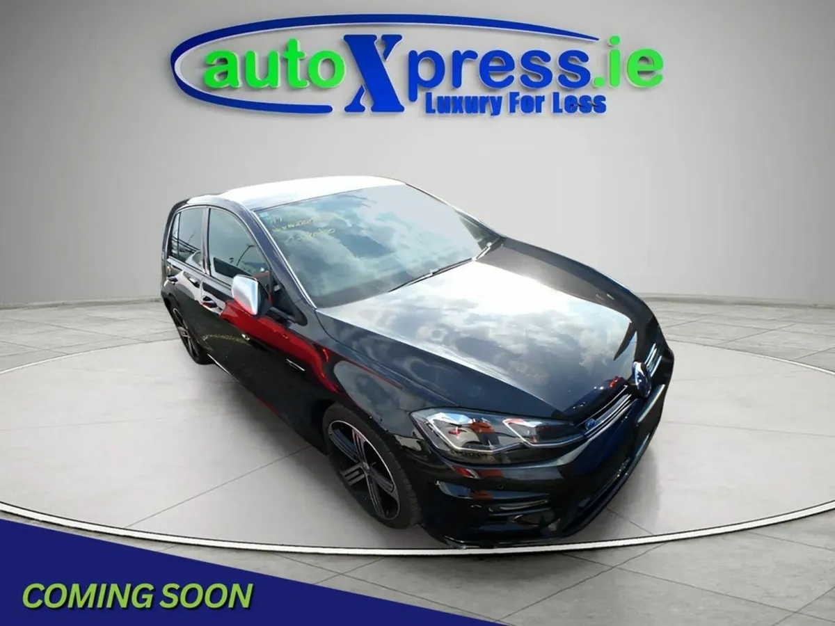 Volkswagen Golf R Line 4MOTION 2.0 Automatic - Image 1