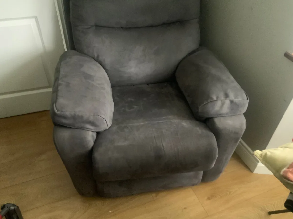 Armchair - Image 1