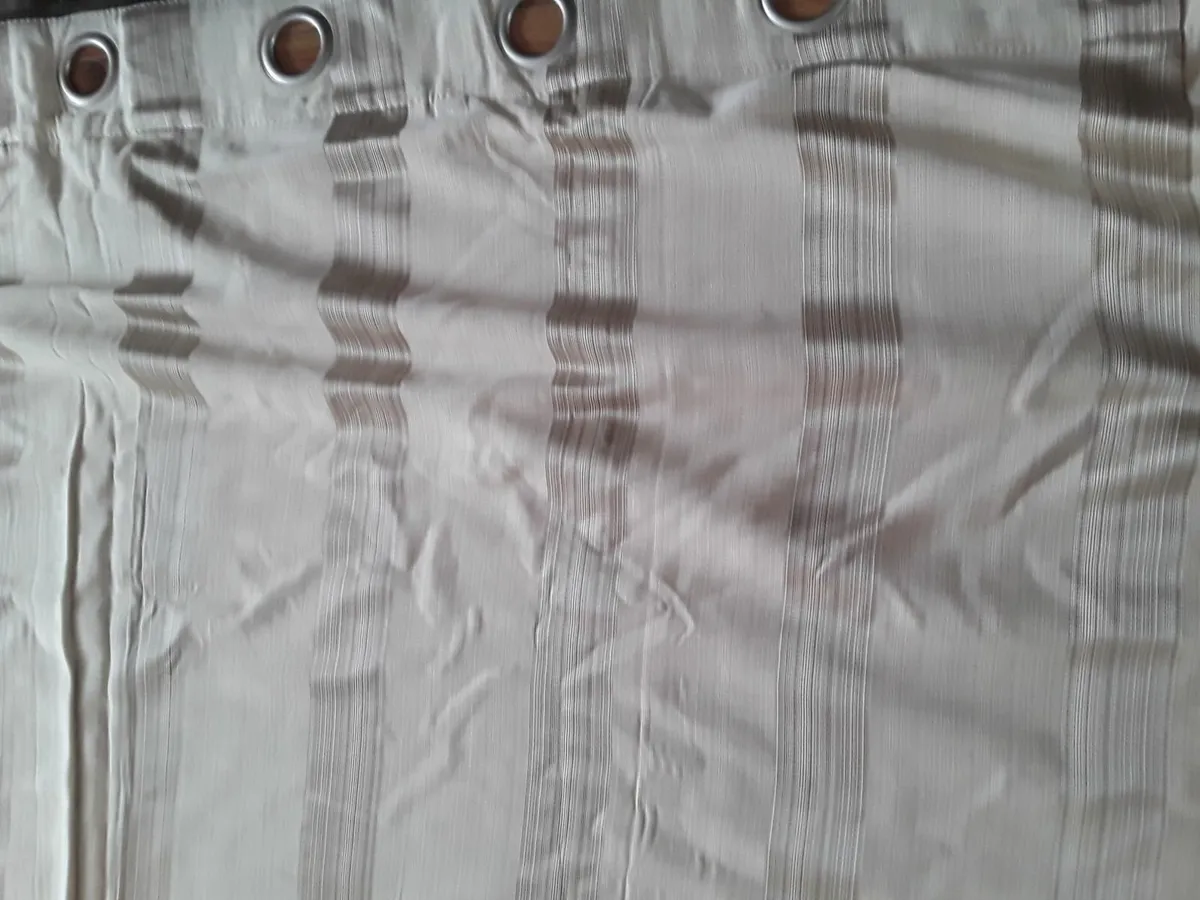 Extremely large heavy drapes good condition - Image 3