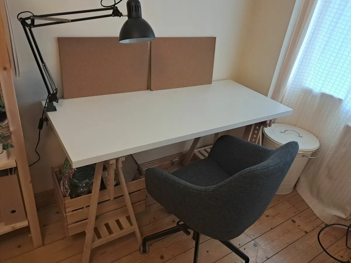Desk, lamp, chair