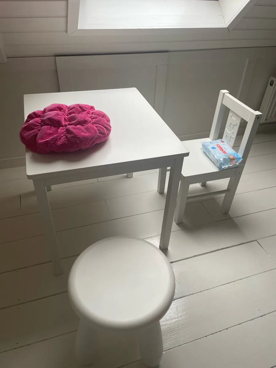 Children’s table/chair/stool with cushion set - Image 2