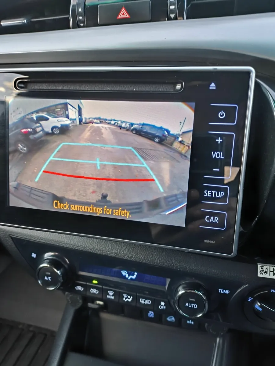 Toyota Hilux 2020 - Image 2