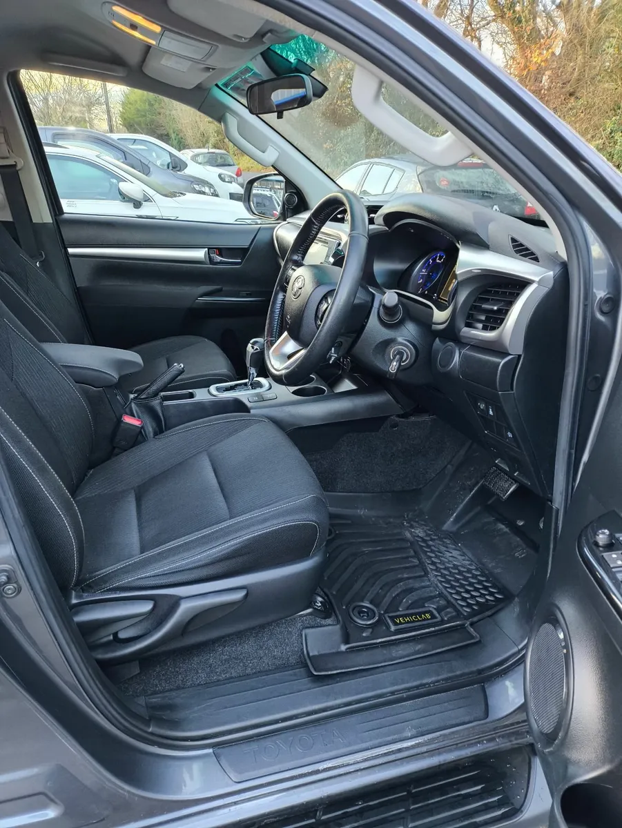 Toyota Hilux 2020 - Image 4