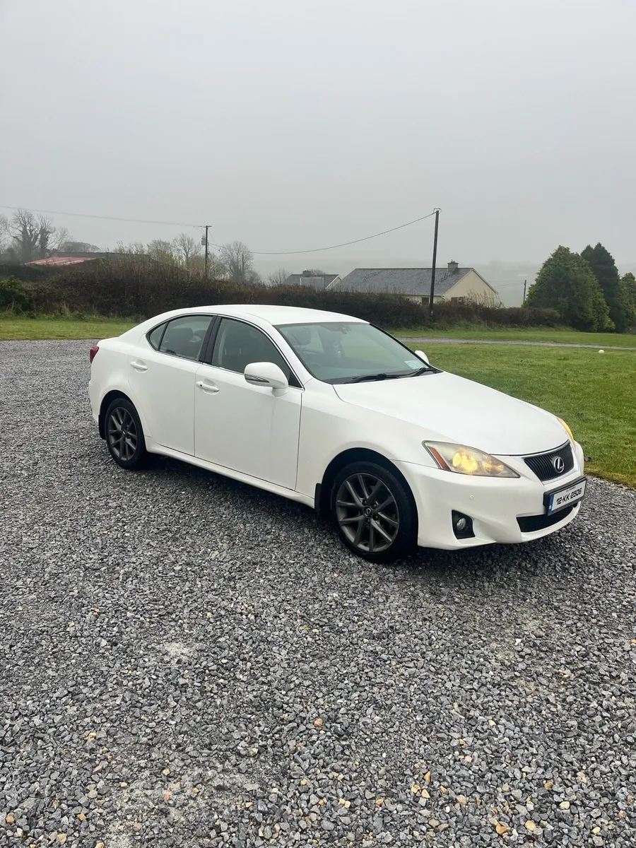 Lexus IS220D - Image 4