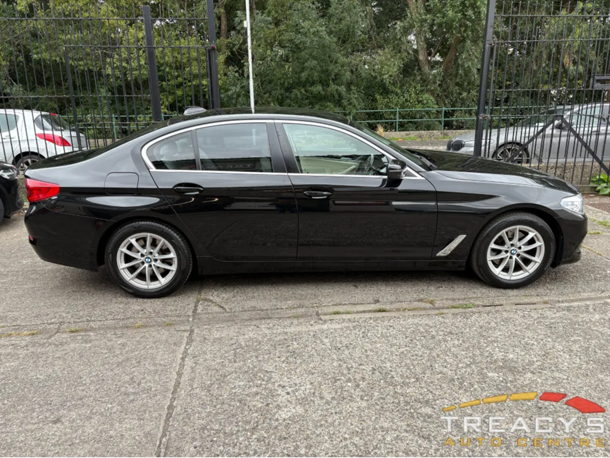 BMW 5-Series 2020 AUTOMATIC 1 OWNER - Image 3