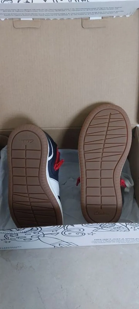 New Clarks Shoes leather with zip - Image 4