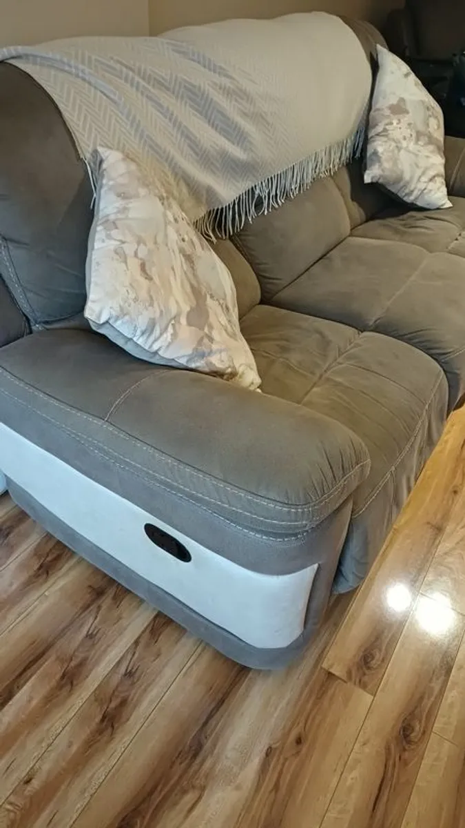 Sofa Recliner - Image 1