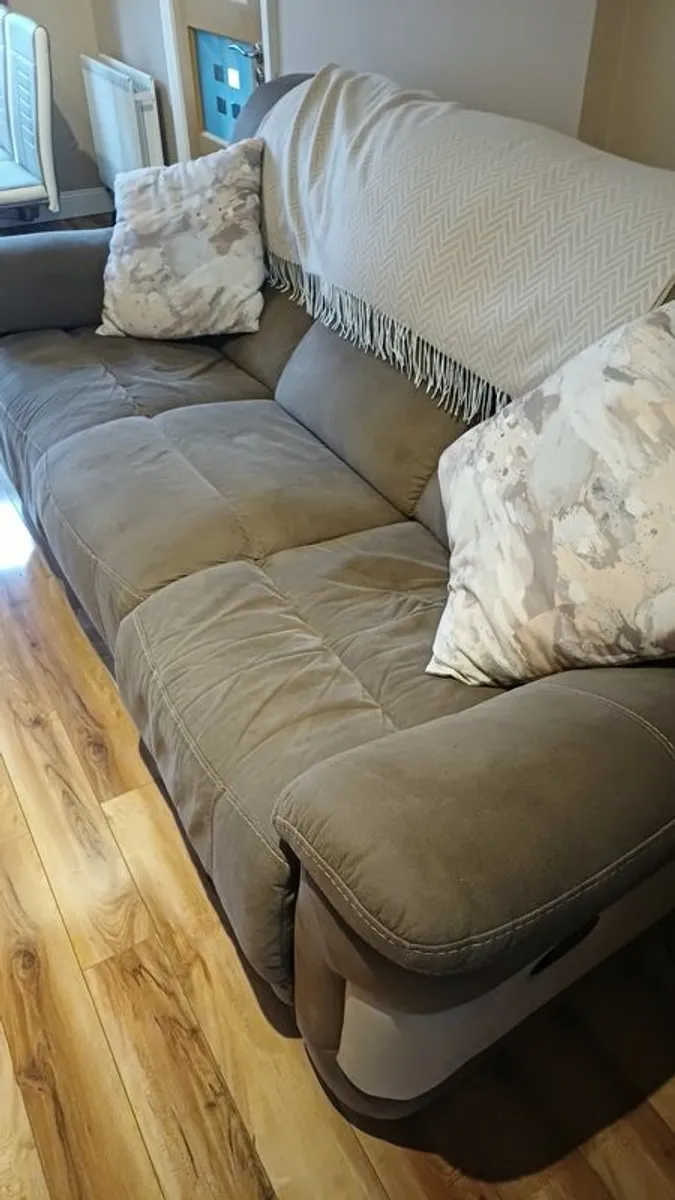 Sofa Recliner - Image 2
