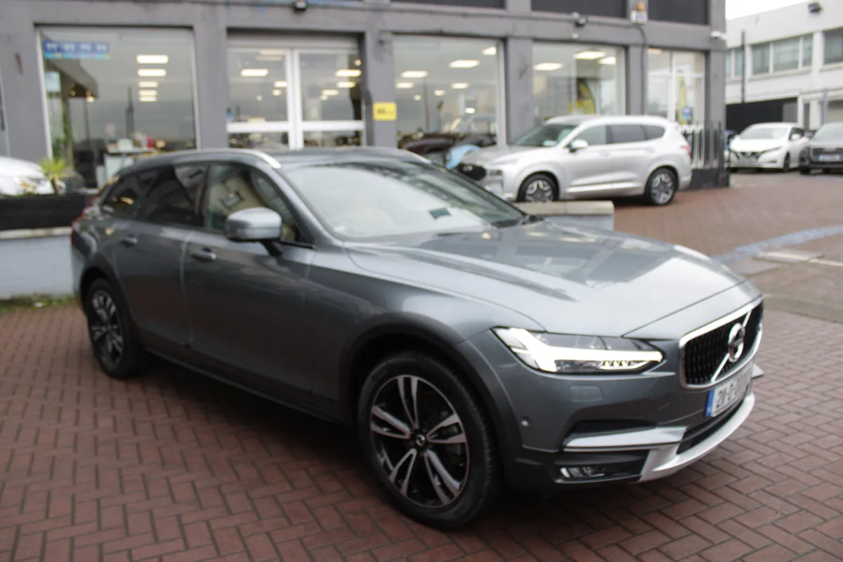 2.0D4 AWD CROSS COUNTRY LUXURY 5DR ESTATE AUTOMATI - Image 2