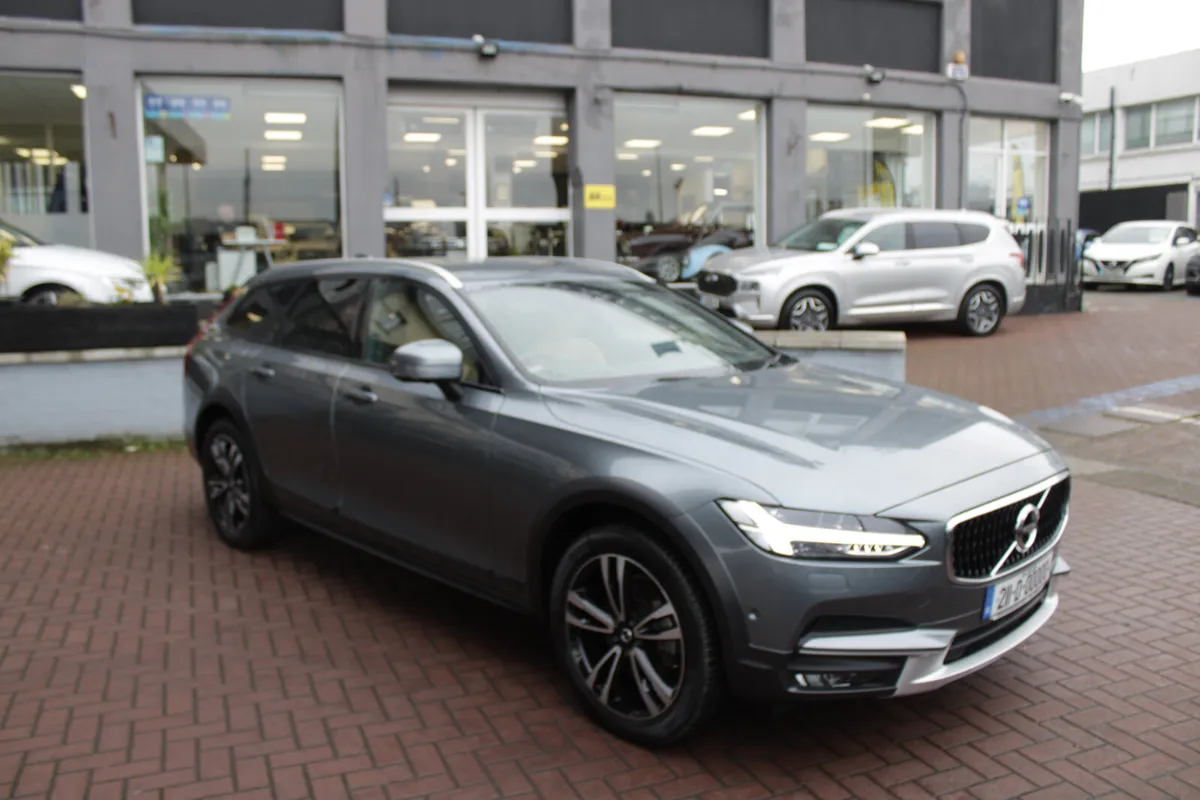 2.0D4 AWD CROSS COUNTRY LUXURY 5DR ESTATE AUTOMATI - Image 1