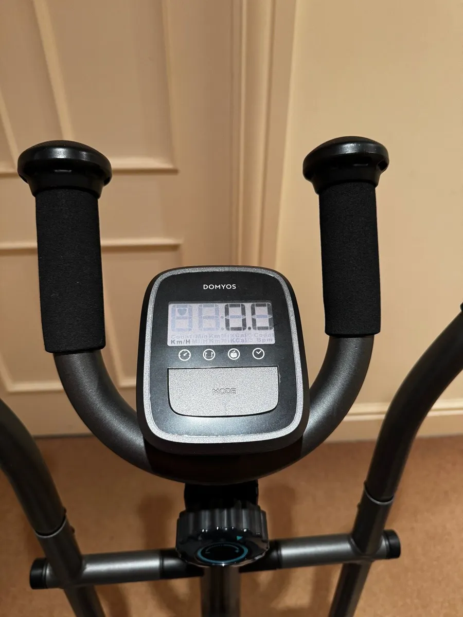 Elliptical trainer - Decathlon Domyos 100 - Image 1