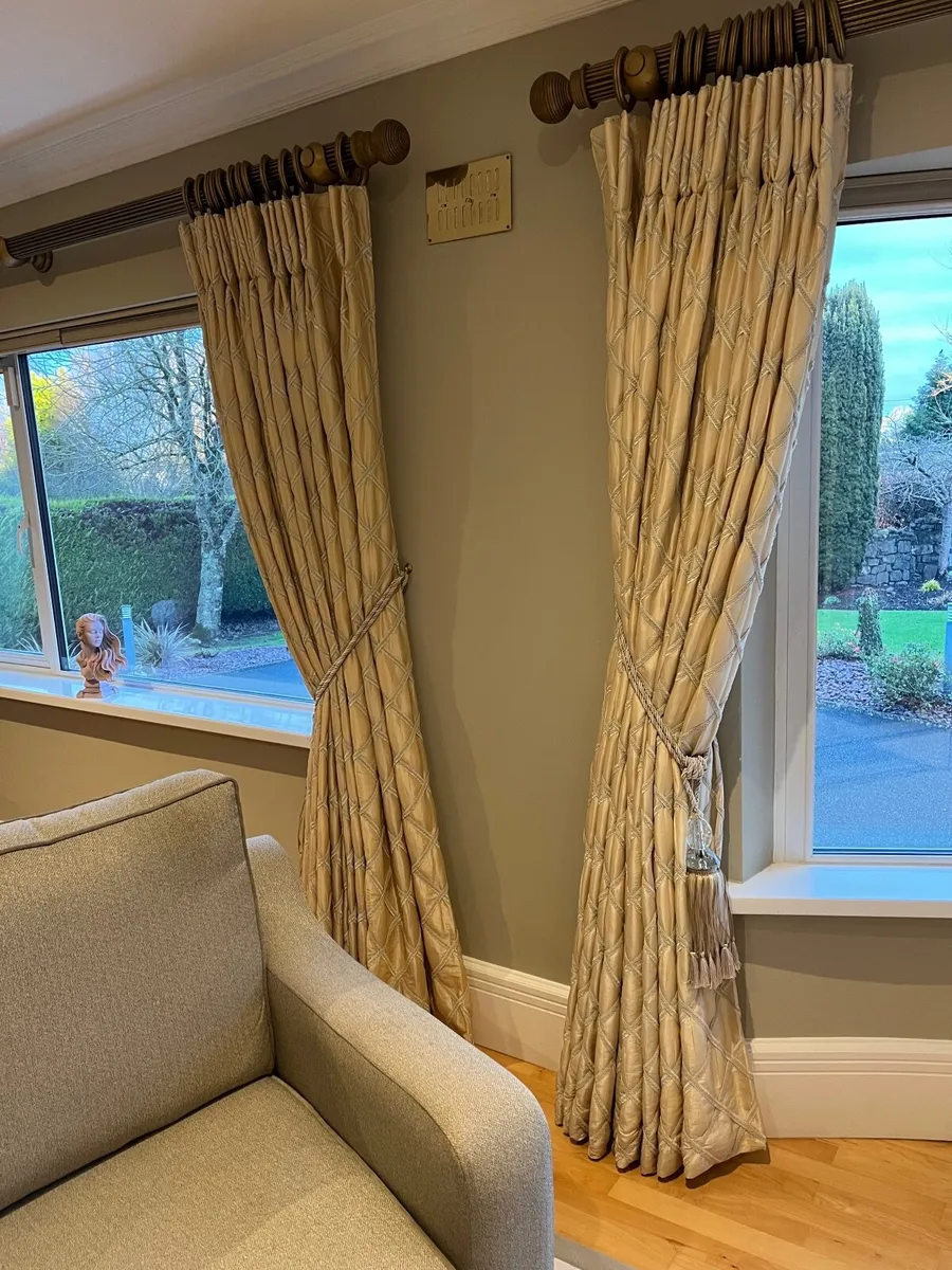 Curtains - Image 1