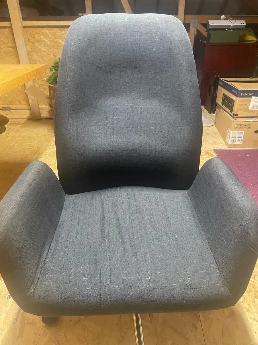 Office chair - Image 1