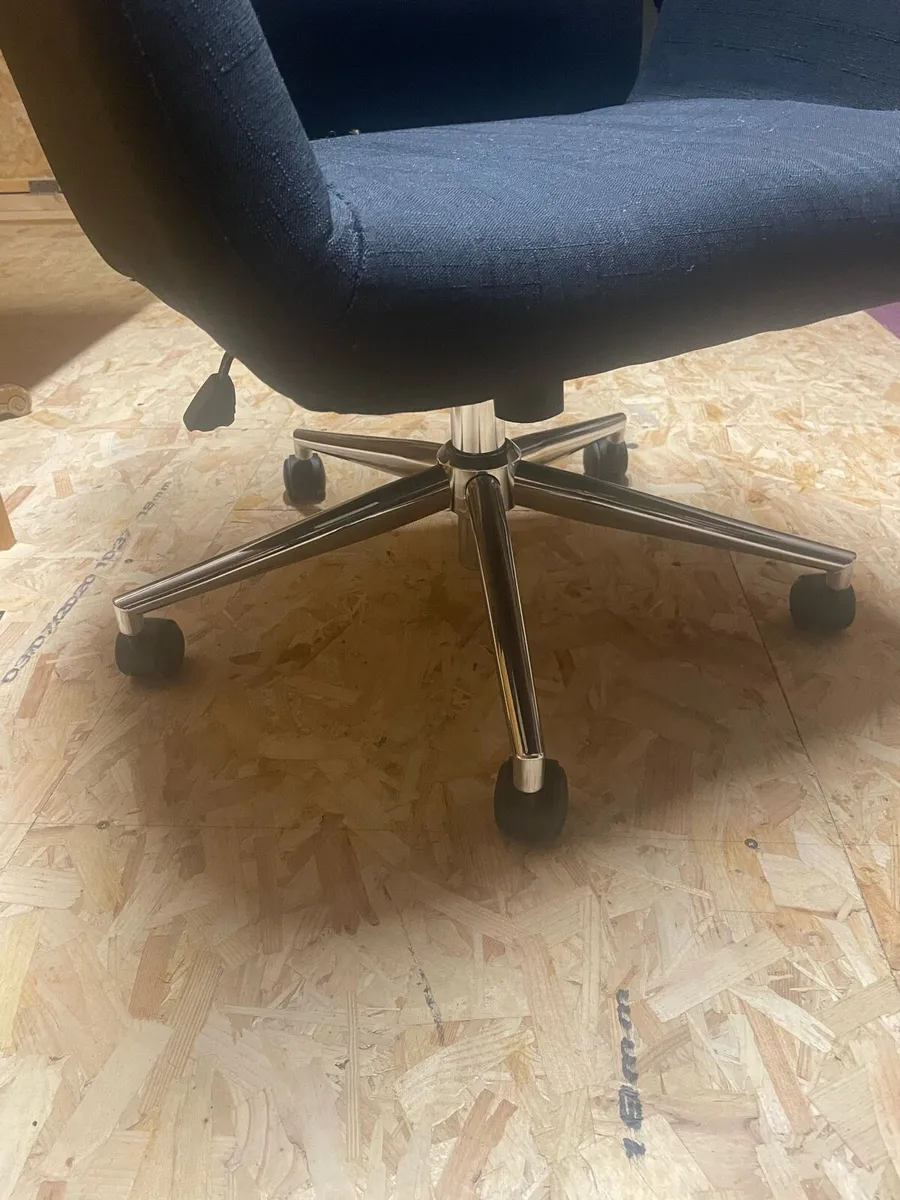 Office chair - Image 2