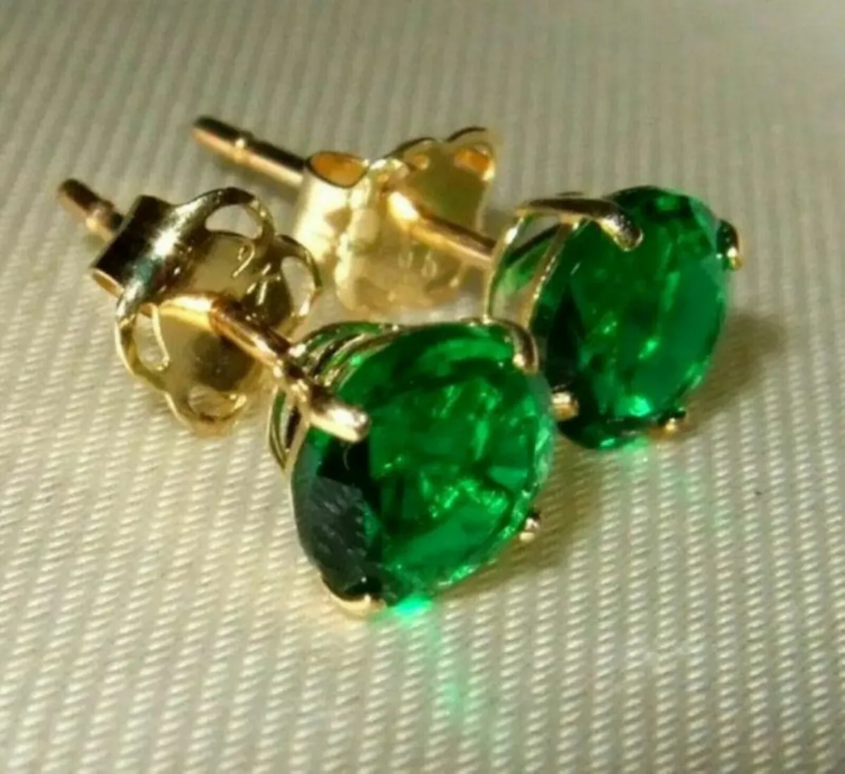 Vintage Hallmarked 9ct Gold Emerald Stud Earrings - Image 4