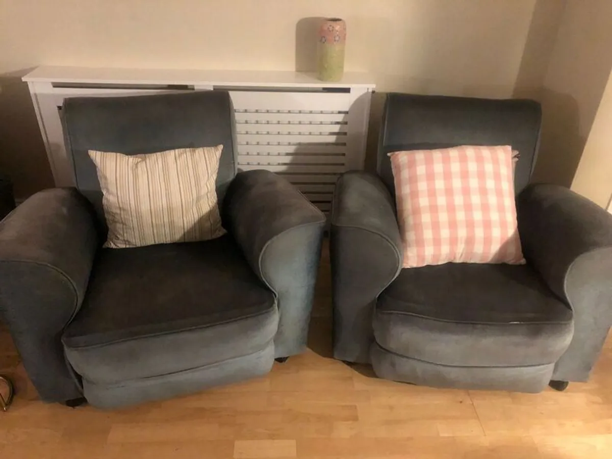 Suite of Furniture - Image 1