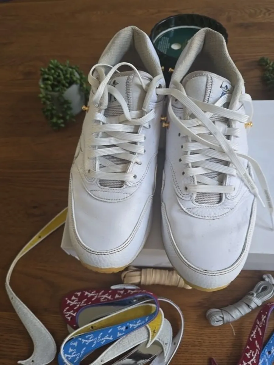 Golf Shoes. Nike size 9 - Image 4