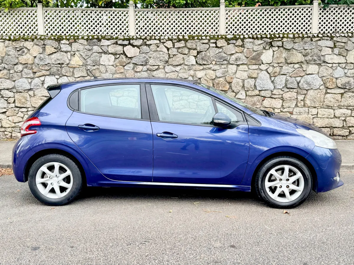 Peugeot 208 2013!!!! 1.4 TDI !!! AUTO!! - Image 3