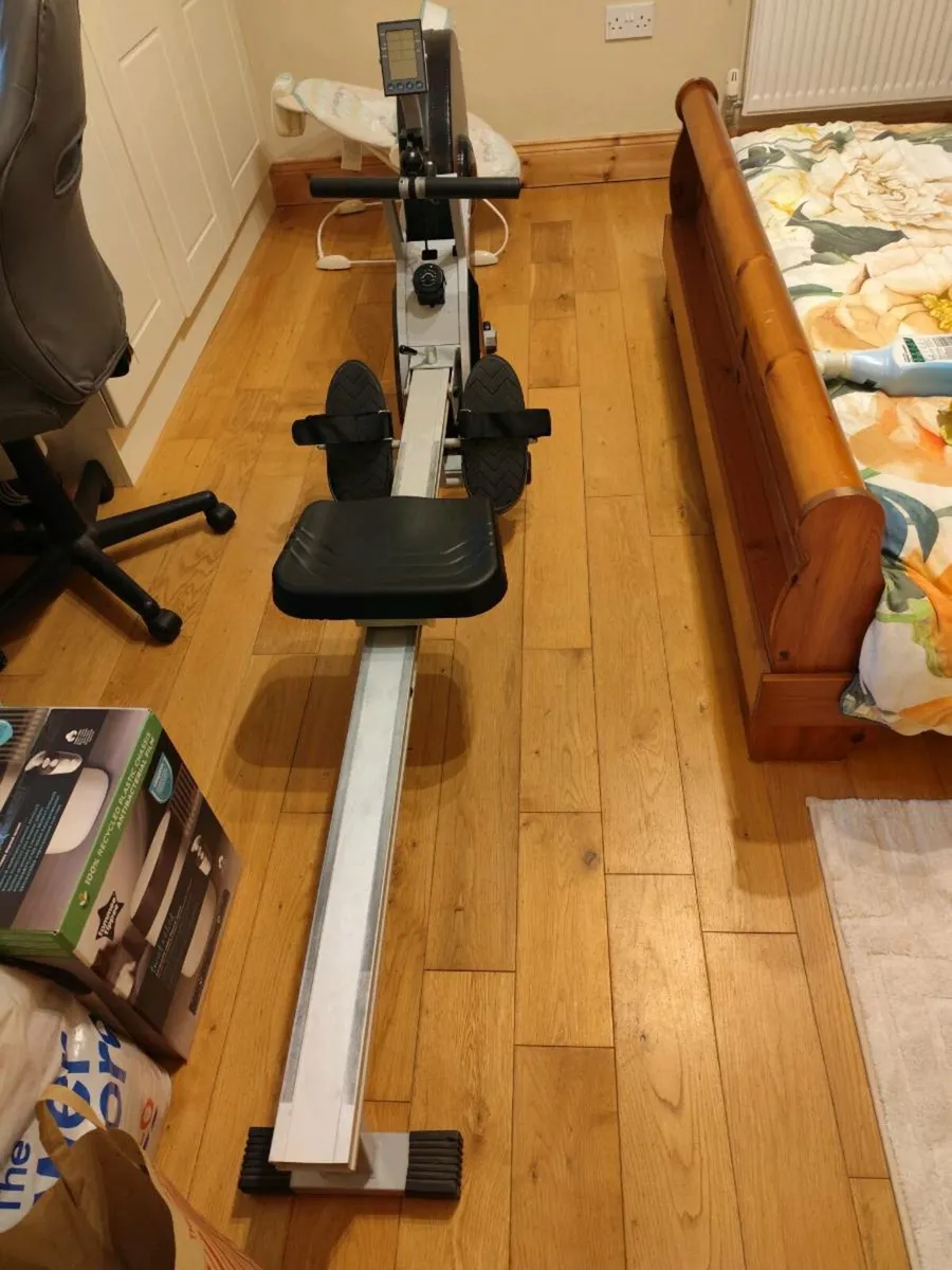 Body Tech rowing machine. - Image 4
