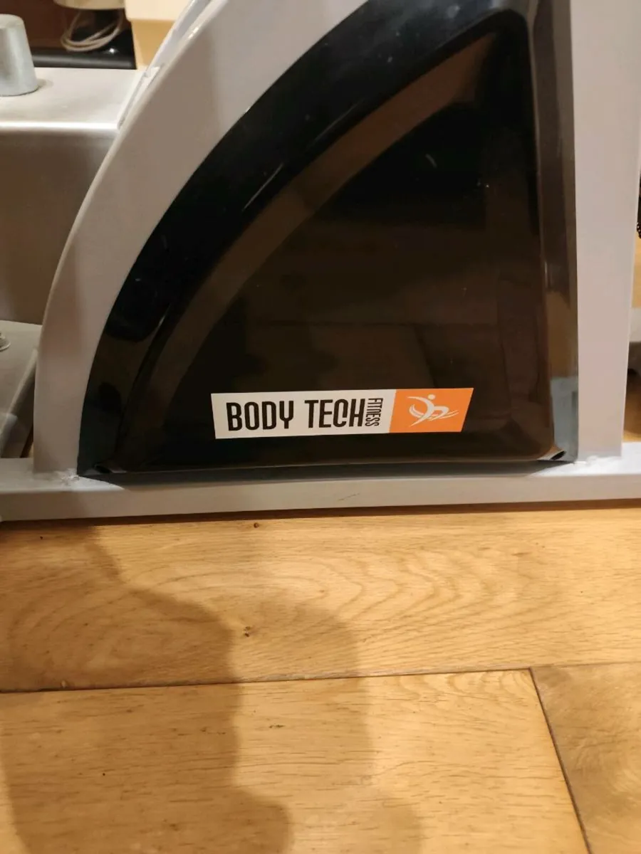 Body Tech rowing machine. - Image 1