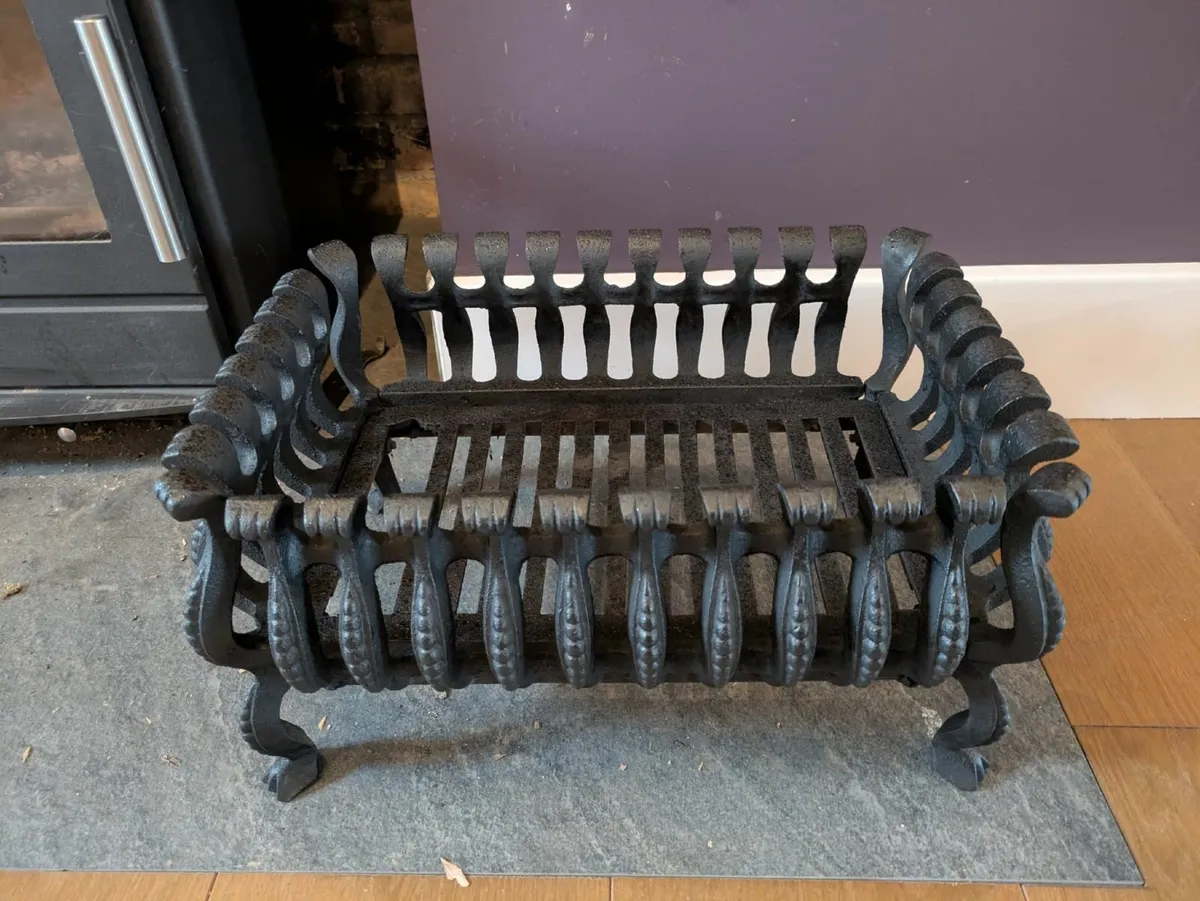 Fire basket - cast iron - Image 1