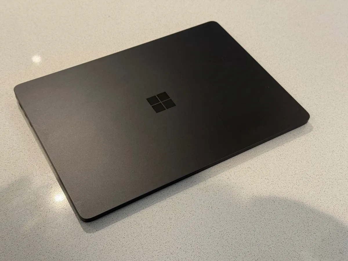 Microsoft Surface Laptop 7th edition 13.8" - Image 2