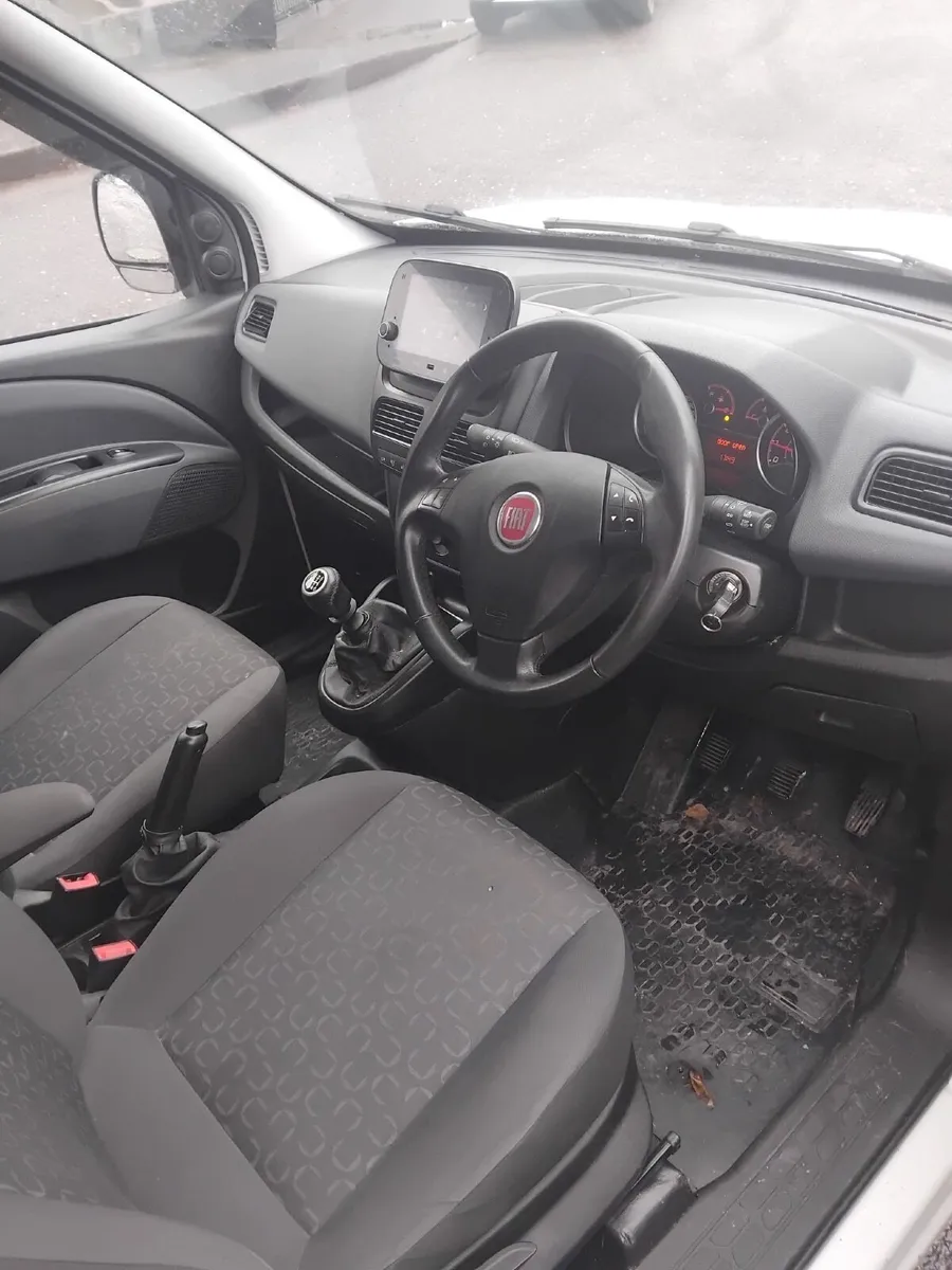231 Fiat Doblo Lwb Twin slide door - Image 4
