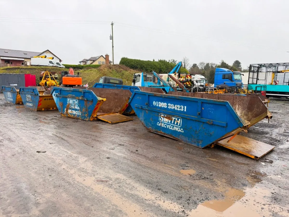8 yard yrd builders skips bins. - Image 1