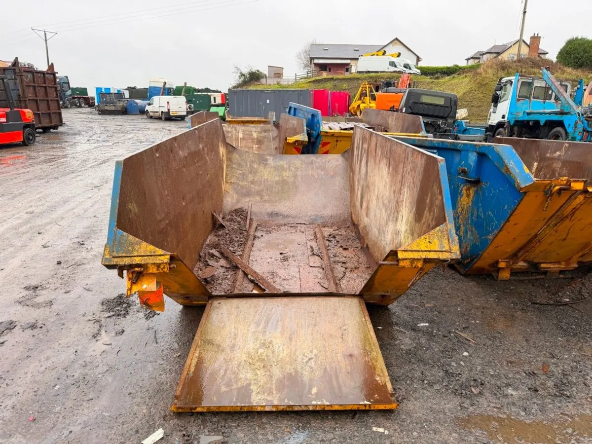 8 yard yrd builders skips bins. - Image 2