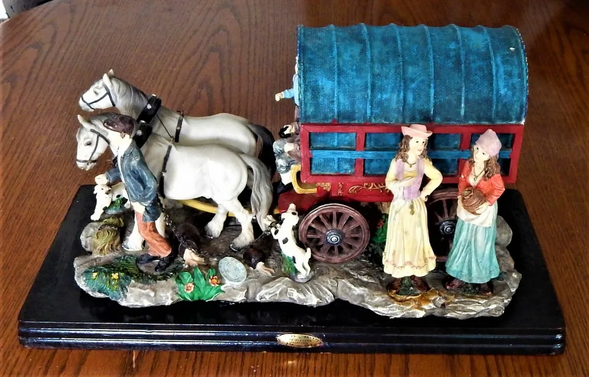 The Academy Collection Gypsy Caravan Figurine - Image 2