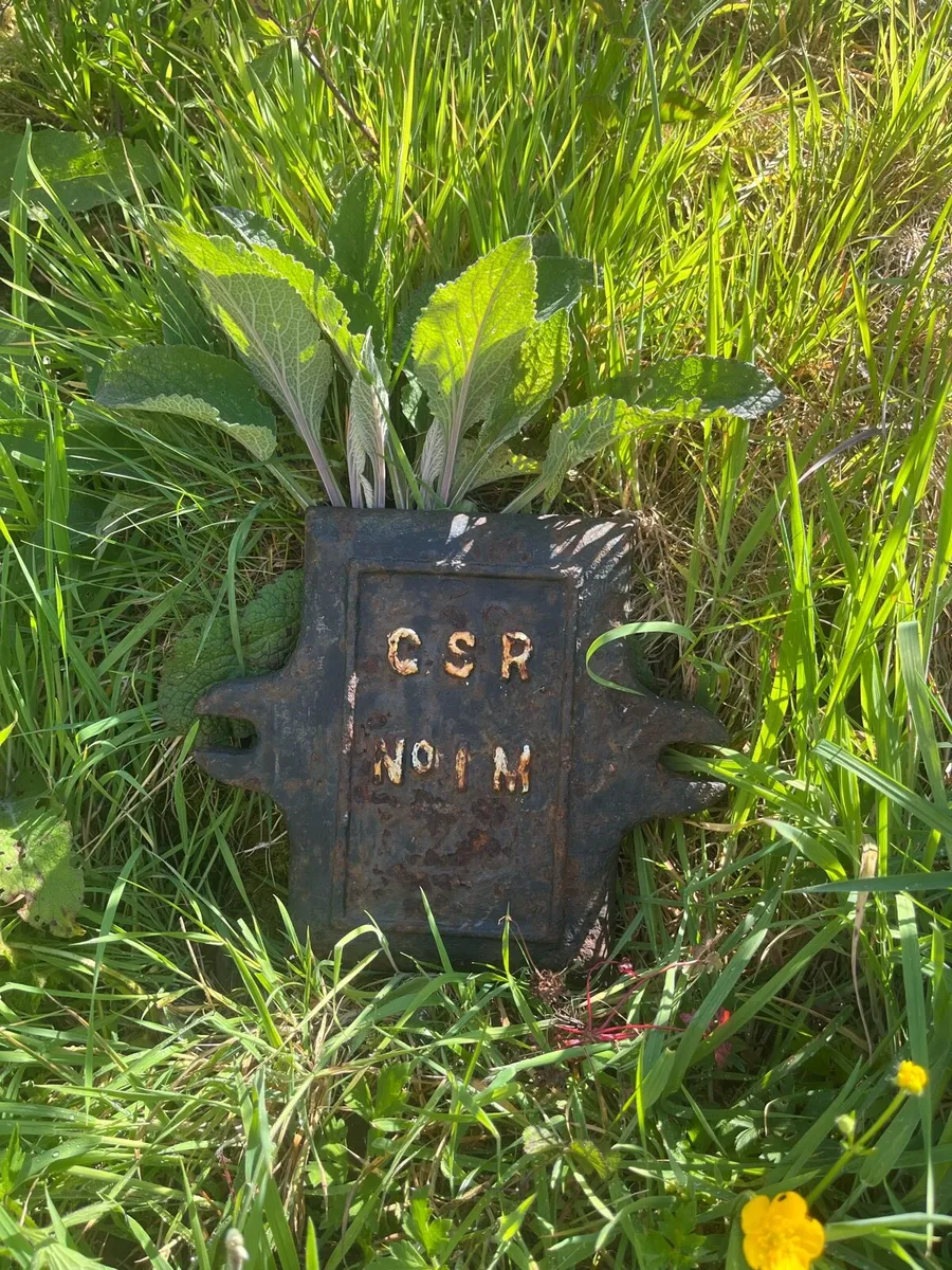 Original Great Southern Railway Cast Iron Sign - Image 1